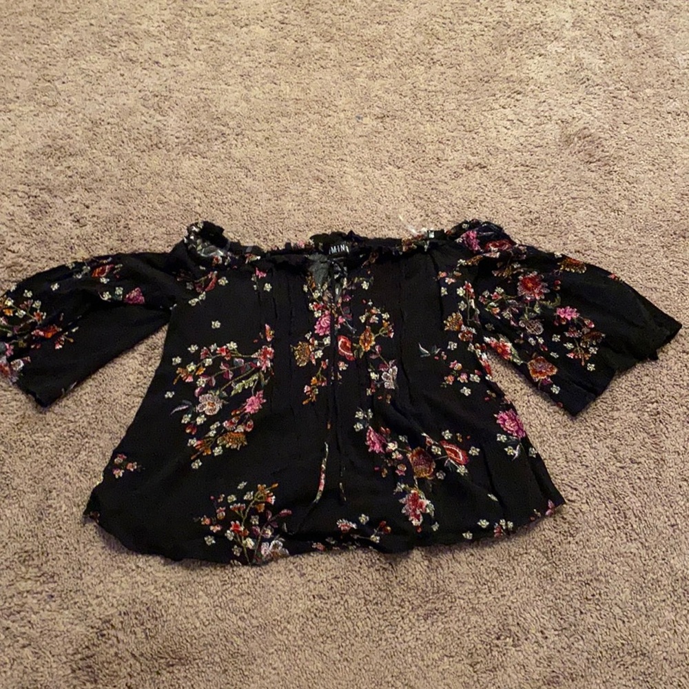 off the shoulder long sleeve black flowy tee